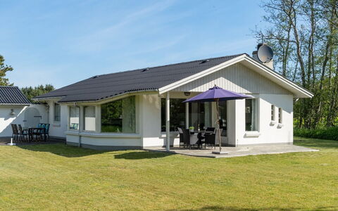 Ehm - 600M from the Sea: Architectuur, Dak, Huis, Samengesteld Materiaal, Daylighting, Siding, Oprit