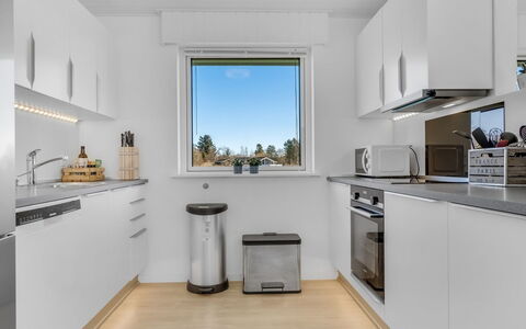 Ehm - 600M from the Sea: Architectuur, Dak, Huis, Samengesteld Materiaal, Daylighting, Siding, Oprit
