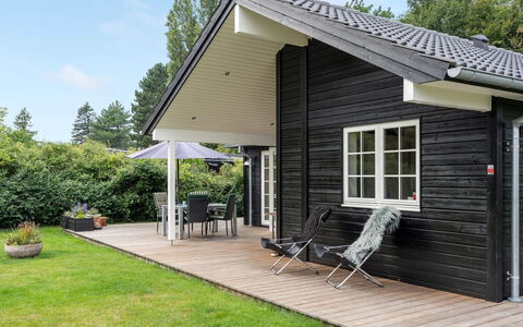 Gotliebe - 750M from the Sea: Zwembad, Buitenmeubels, Meubilair, Toevlucht, Flagstone, Eco Hotel, Schaduw, Stoel, Vrije Tijd, Landgoed