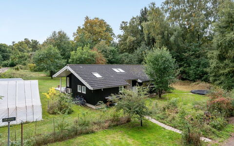Heino - 3.5Km from the Sea: Meubilair, Interieur Ontwerp, Flooring, Hout, Verdieping, Plafond, Houten Vloer, Stoel, Tafel, Verlichting