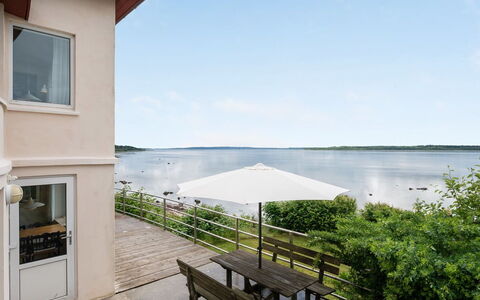 Grumme - 30M to the Fjord: Verblijf, Huis, Huis, Dak, Veranda, Landgoed, Siding, Garden Gebouwen, Boerderij, Werf