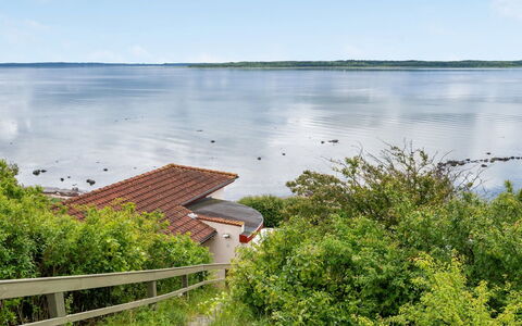 Grumme - 30M to the Fjord: Verblijf, Huis, Huis, Dak, Veranda, Landgoed, Siding, Garden Gebouwen, Boerderij, Werf