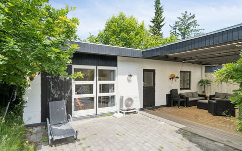 Gadde - 1Km from the Sea: Huis, Huis, Dak, Deur, Verblijf, Tuin, Schaduw, Beton, Werf, Landgoed
