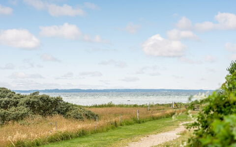 Bernadete - 50M to the Fjord: Lucht, Blauw, Dag, Groen, Gras, Natuurlijke Omgeving, Wolk, Vegetation, Horizon