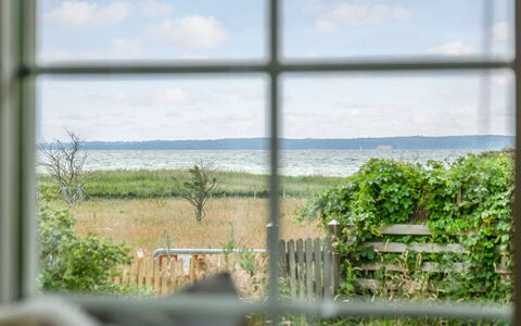 Bernadete - 50M to the Fjord: Dak, Huis, Land Lot, Huis, Verblijf, Landgoed, Garden Gebouwen, Schaduw, Blokhut, Landscaping