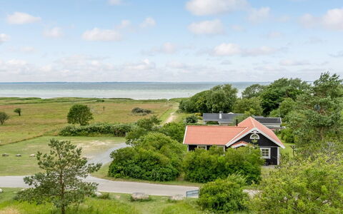 Bernadete - 50M to the Fjord: Dak, Huis, Land Lot, Huis, Verblijf, Landgoed, Garden Gebouwen, Schaduw, Blokhut, Landscaping