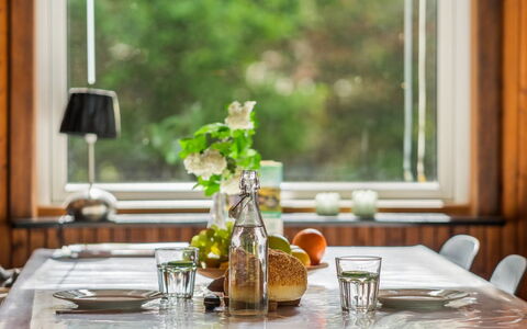 Rietrikki - 1.5Km from the Sea: Meubilair, Tafel, Tableware, Interieur Ontwerp, Serveware, Glas, Drinkware, Tafelkleed, Keuken En Eettafel, Eetkamer
