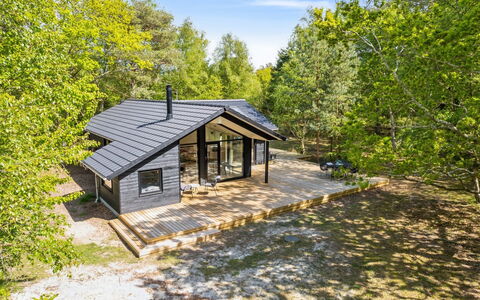 Miljanka - 175M from the Sea: Dak, Huis, Land Lot, Huis, Verblijf, Landgoed, Garden Gebouwen, Schaduw, Blokhut, Landscaping