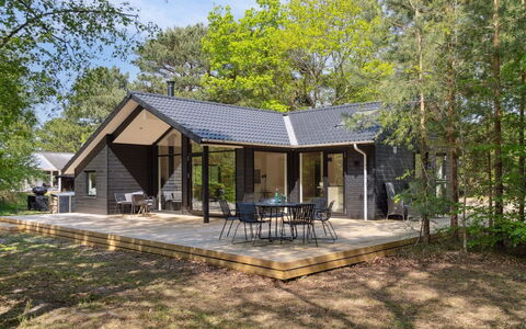 Miljanka - 175M from the Sea: Dak, Huis, Land Lot, Huis, Verblijf, Landgoed, Garden Gebouwen, Schaduw, Blokhut, Landscaping