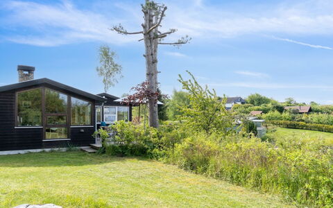 Gundhild - 1.8Km from the Sea: Dag, Gebouw, Stedelijk Gebied, Grootstedelijk Gebied, Stad, Appartement, Buurt, Metropolis, Wolkenkrabber