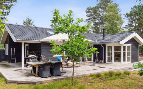 Grethe - 1Km from the Sea: Meubilair, Interieur Ontwerp, Flooring, Hout, Verdieping, Plafond, Houten Vloer, Stoel, Tafel, Verlichting
