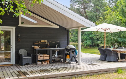Grethe - 1Km from the Sea: Meubilair, Interieur Ontwerp, Flooring, Hout, Verdieping, Plafond, Houten Vloer, Stoel, Tafel, Verlichting