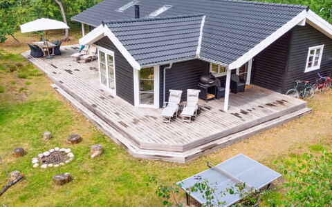 Grethe - 1Km from the Sea: Meubilair, Interieur Ontwerp, Flooring, Hout, Verdieping, Plafond, Houten Vloer, Stoel, Tafel, Verlichting