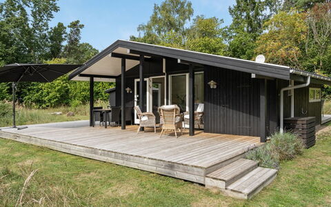 Liselotte - 275M from the Sea: Meubilair, Interieur Ontwerp, Flooring, Hout, Verdieping, Plafond, Houten Vloer, Stoel, Tafel, Verlichting