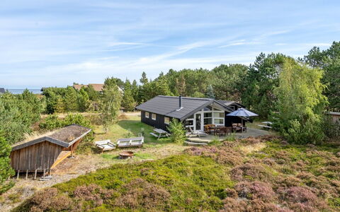 Lisbeth - 400M from the Sea: Dak, Huis, Huis, Verblijf, Siding, Landgoed, Oprit, Garden Gebouwen, Werf, Schuur