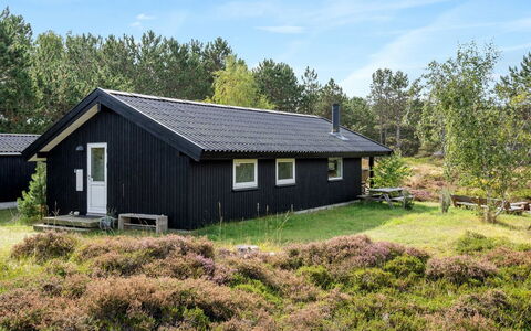 Lisbeth - 400M from the Sea: Dak, Huis, Huis, Verblijf, Siding, Landgoed, Oprit, Garden Gebouwen, Werf, Schuur