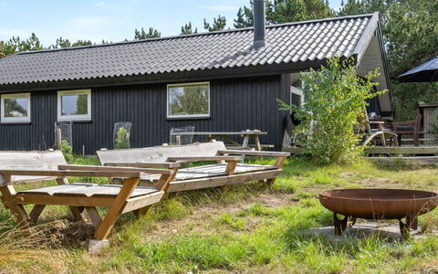 Lisbeth - 400M from the Sea: Dak, Huis, Huis, Verblijf, Siding, Landgoed, Oprit, Garden Gebouwen, Werf, Schuur