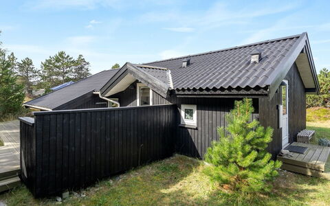 Lisbeth - 400M from the Sea: Dak, Huis, Huis, Verblijf, Siding, Landgoed, Oprit, Garden Gebouwen, Werf, Schuur