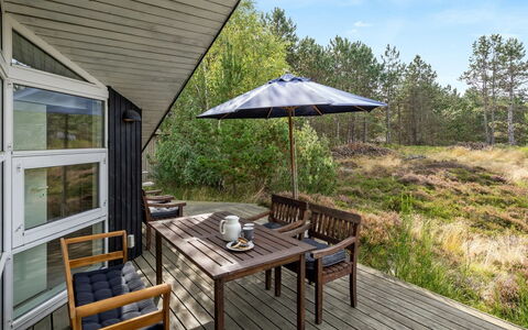 Lisbeth - 400M from the Sea: Dak, Huis, Huis, Verblijf, Siding, Landgoed, Oprit, Garden Gebouwen, Werf, Schuur