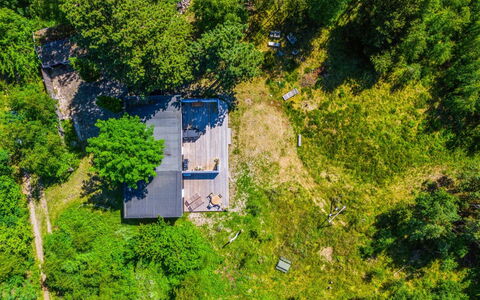 Claudine - 300M from the Sea: Dak, Huis, Huis, Verblijf, Siding, Landgoed, Oprit, Garden Gebouwen, Werf, Schuur