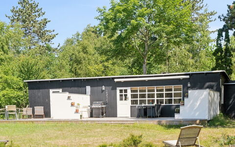 Claudine - 300M from the Sea: Dak, Huis, Huis, Verblijf, Siding, Landgoed, Oprit, Garden Gebouwen, Werf, Schuur