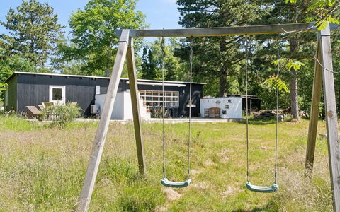 Claudine - 300M from the Sea: Dak, Huis, Huis, Verblijf, Siding, Landgoed, Oprit, Garden Gebouwen, Werf, Schuur