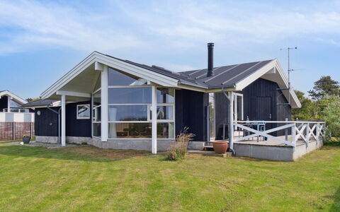 Ewa - 75M from the Sea: Dak, Huis, Huis, Verblijf, Siding, Landgoed, Oprit, Garden Gebouwen, Werf, Schuur