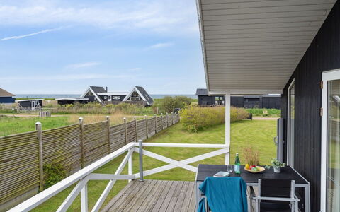 Ewa - 75M from the Sea: Dak, Huis, Huis, Verblijf, Siding, Landgoed, Oprit, Garden Gebouwen, Werf, Schuur