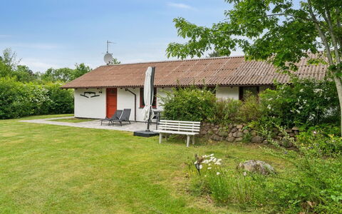 Merita - 1.1Km from the Sea: Appartement, Schaduw, Balkon, Stoel, Hek, Buitenmeubels, Aluminium, Kunstgras