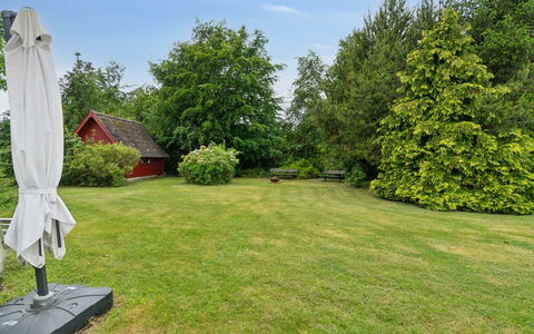 Merita - 1.1Km from the Sea: Appartement, Schaduw, Balkon, Stoel, Hek, Buitenmeubels, Aluminium, Kunstgras