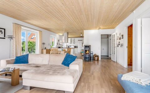 Ettie - 6Km from the Sea: Meubilair, Interieur Ontwerp, Flooring, Verdieping, Houten Vloer, Hout, Plafond, Bankstel, Woonkamer, Kamer