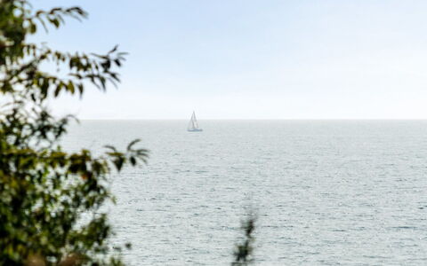 Ilkka - 175M from the Sea: Meubilair, Interieur Ontwerp, Flooring, Hout, Verdieping, Plafond, Houten Vloer, Stoel, Tafel, Verlichting