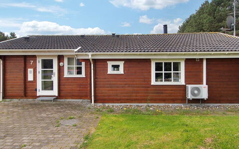 Lilian - 600M from the Sea: Woongebied, Dak, Voorstad, Oprit, Landgoed, Schoorsteen