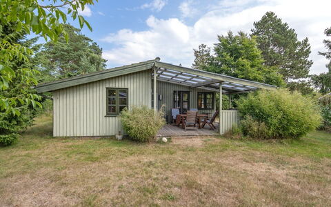 Sini - 300M from the Sea: Dak, Huis, Huis, Verblijf, Deur, Siding, Dek, Veranda, Plank, Hardwood