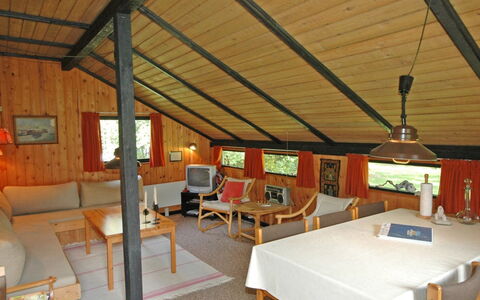 Spasena - 400M from the Sea: Dak, Huis, Deur, Verblijf, Schaduw, Siding, Werf, Landgoed, Backyard