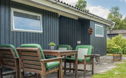 Dierf - 550M from the Sea: Hout, Dak, Huis, Huis, Architectuur, Siding, Land Lot, Verblijf, Schuur, Garden Gebouwen