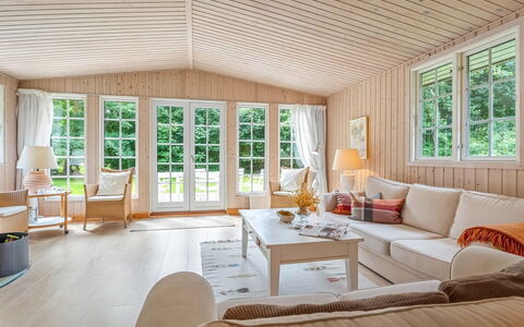 Tineke - 200M from the Sea: Dak, Huis, Huis, Verblijf, Deur, Siding, Dek, Veranda, Plank, Hardwood