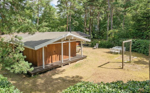 Myrra - 10M from the Sea: Dak, Huis, Huis, Verblijf, Siding, Landgoed, Oprit, Garden Gebouwen, Werf, Schuur