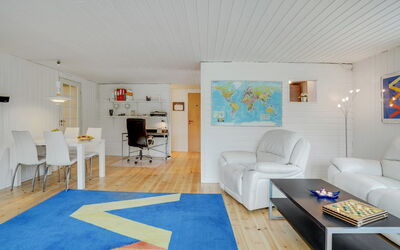 Trixie - 1Km from the Sea