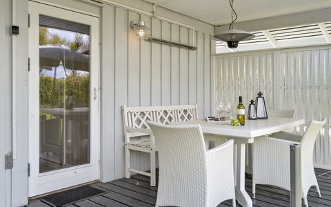 Erva - 495M from the Sea: Dak, Huis, Huis, Verblijf, Siding, Landgoed, Oprit, Garden Gebouwen, Werf, Schuur