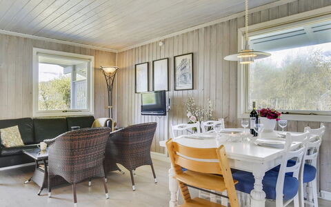 Erva - 495M from the Sea: Dak, Huis, Huis, Verblijf, Siding, Landgoed, Oprit, Garden Gebouwen, Werf, Schuur