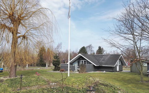 Roderich - 400M from the Sea: Dak, Huis, Huis, Verblijf, Siding, Landgoed, Oprit, Garden Gebouwen, Werf, Schuur