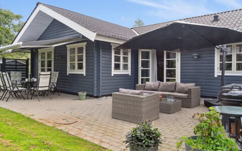 Aldis - 300M from the Sea: Huis, Verblijf, Veranda, Siding, Boerderij, Outdoor Structuur