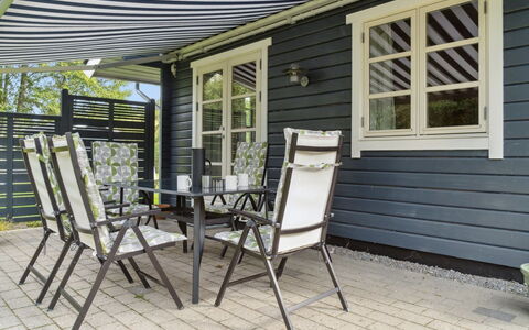 Aldis - 300M from the Sea: Huis, Verblijf, Veranda, Siding, Boerderij, Outdoor Structuur