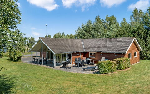 Vilvi - 500M from the Sea: Dak, Huis, Huis, Verblijf, Siding, Landgoed, Oprit, Garden Gebouwen, Werf, Schuur