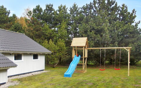 Crispina - 350M from the Sea: Dak, Huis, Land Lot, Huis, Verblijf, Landgoed, Garden Gebouwen, Schaduw, Blokhut, Landscaping