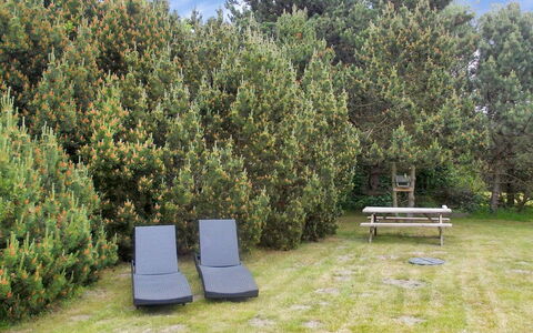 Crispina - 350M from the Sea: Dak, Huis, Land Lot, Huis, Verblijf, Landgoed, Garden Gebouwen, Schaduw, Blokhut, Landscaping