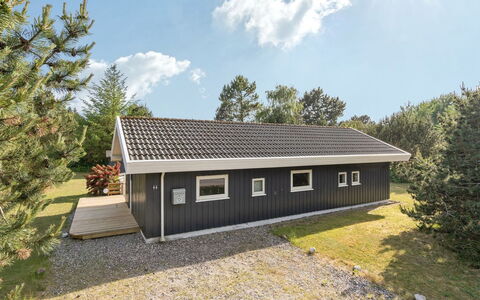 Bruno - 200M from the Sea: Dak, Huis, Huis, Verblijf, Deur, Siding, Dek, Veranda, Plank, Hardwood
