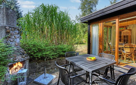 Kaarina - 550M from the Sea: Meubilair, Stoel, Tafel, Buitenmeubels, Tuin, Verblijf, Dek, Garden Gebouwen, Veranda, Eco Hotel