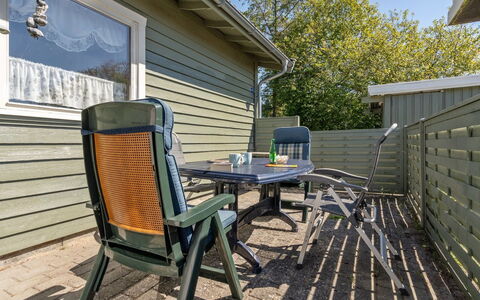 Maelle - 600M from the Sea: Dak, Huis, Huis, Verblijf, Siding, Landgoed, Oprit, Garden Gebouwen, Werf, Schuur